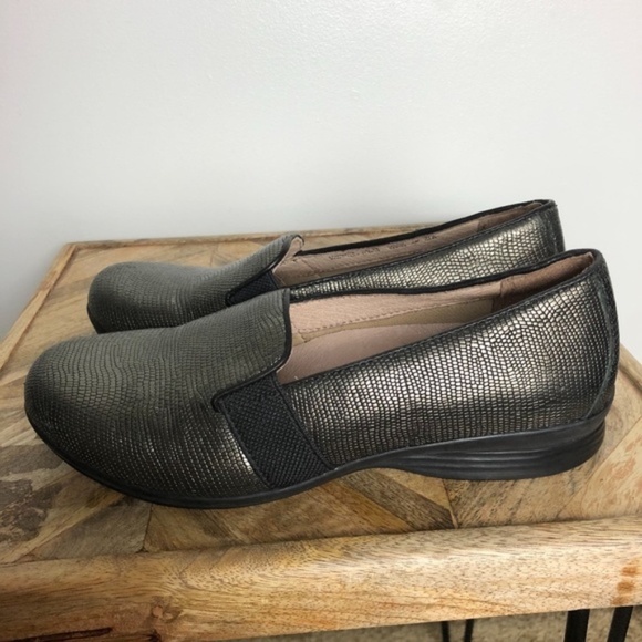 Dansko Gold Addy Metallic Lizard Leather Loafers Women Size 36 or 6 - Picture 3 of 8
